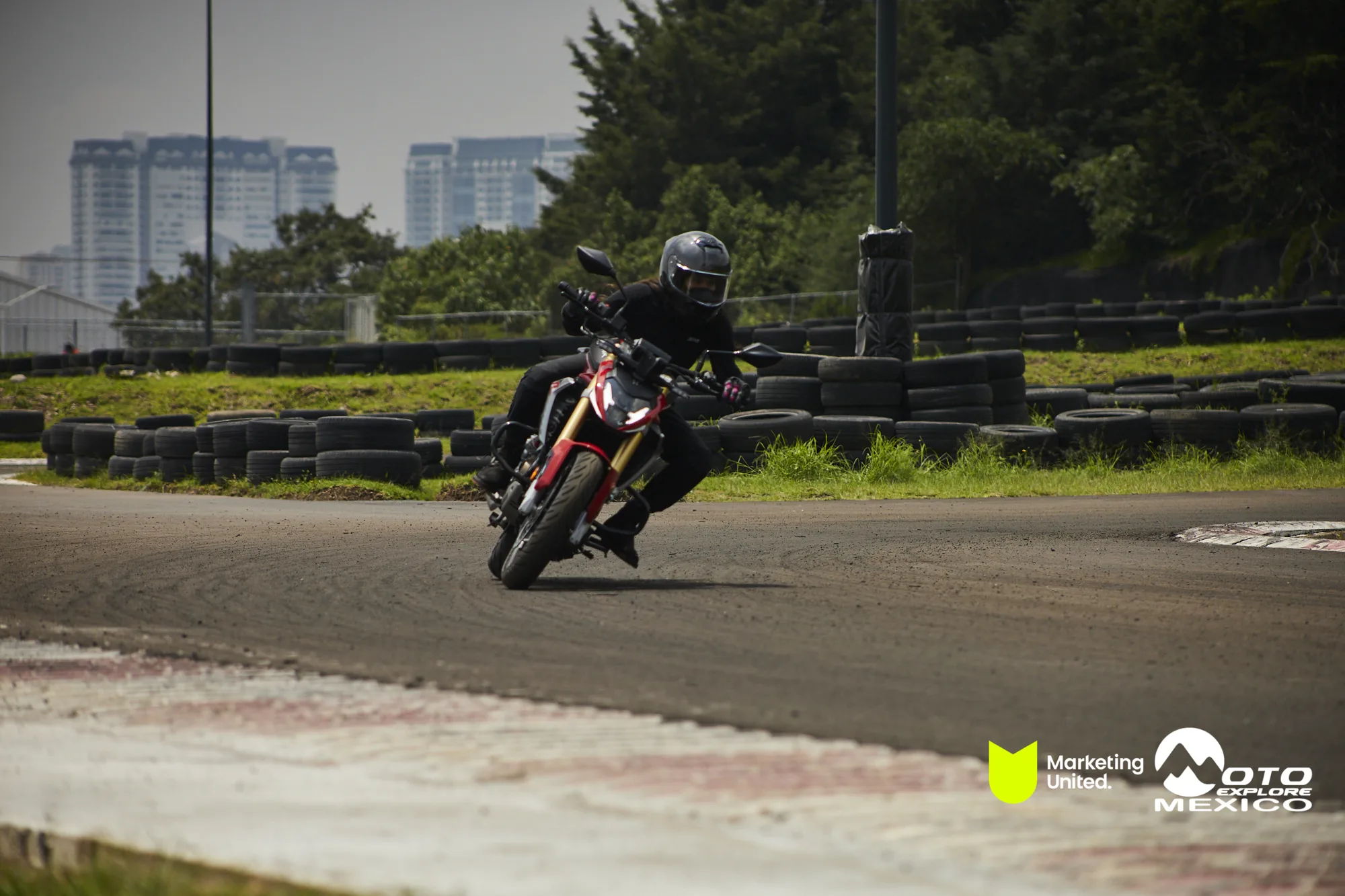 HUNK TRACKDAY 389